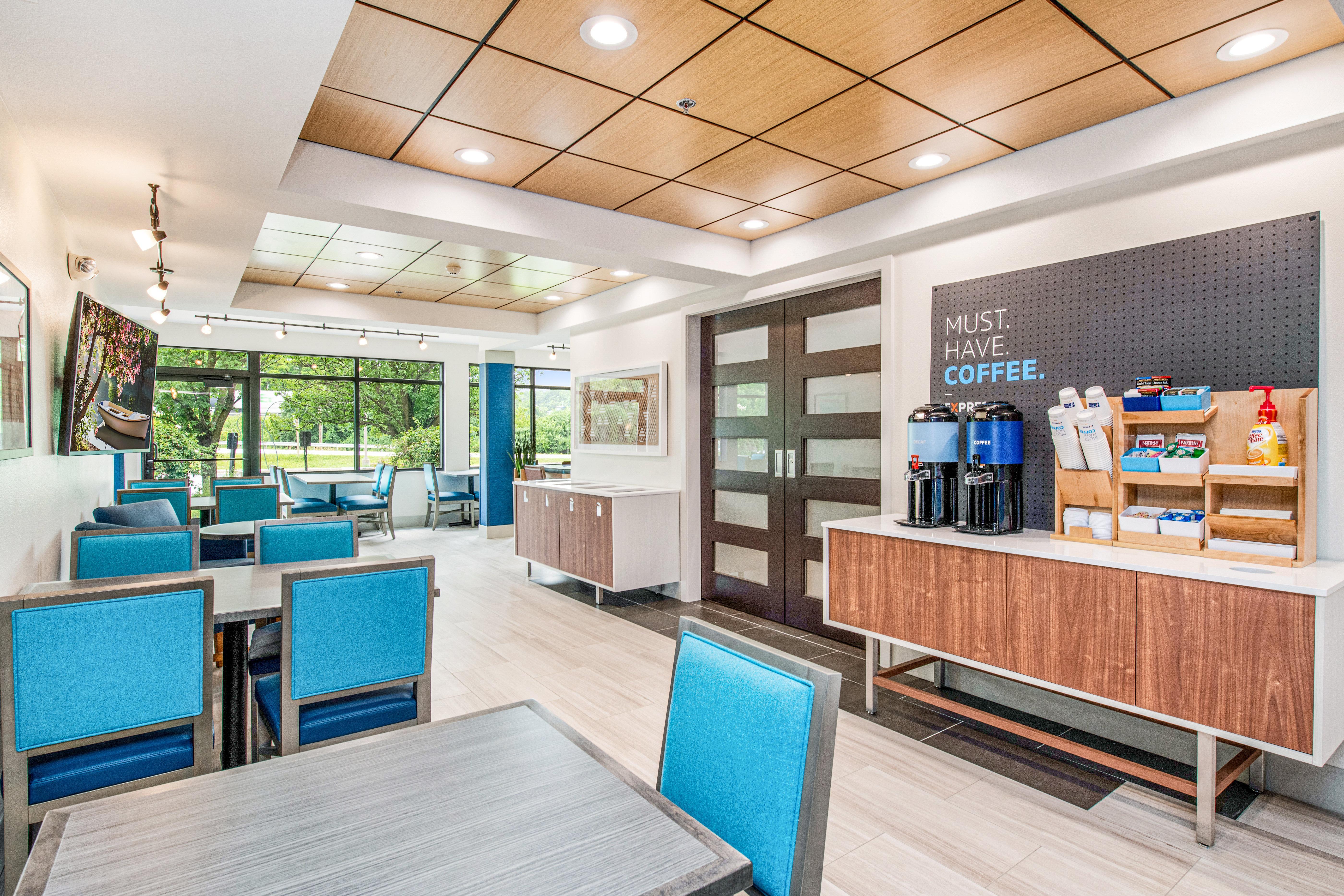 Holiday Inn Express - Delafield By Ihg Экстерьер фото